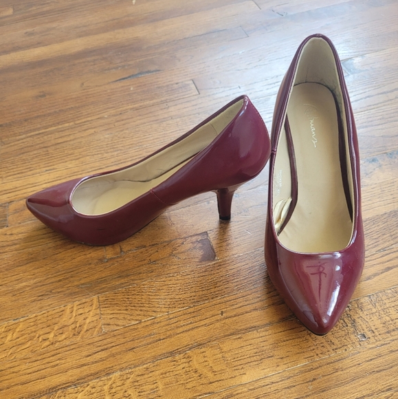 Reitmans Red heels size 7 - Picture 4 of 4